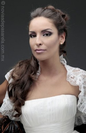 WILMA FUENTES Turismo en Chile en Santiago |  Maquillaje mac y peinados novias, madrinas, graduaciones a domicilio, Wilma fuentes especialista peinados y maquillaje