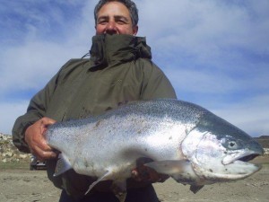 Carlos Trejo Turismo en Chile en Las Condes |  Venga a pescar al lago strobel, Las piezas mas grandes de su vida