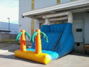 Leonardo Recabarren Astudillo Turismo en Chile en Santiago |  Juegos  inflables ,camas  elasticas arriendo  fono  5161429, Amplificaci�n,iluminaci�n , dj ,karaokes, ,data show arriendos 