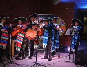 johnny luis Turismo en Chile en Santiago |  Servicios de eventos y serenatas en el dia del amor mariachis, Sal y tequila $60.000. x 4 mariachis 2-6388358 / 7-6260519