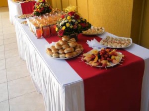sergio Turismo en Chile en Santiago |  Servicio todo coctel canape emppanaditas pastelitos brochetas, Domicilios todo coctel fiestas eventos 85355494