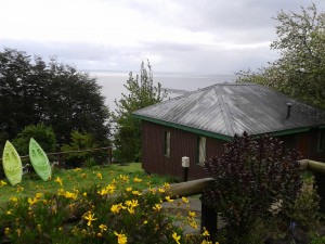 Claudia Sanchez Turismo en Chile en Puerto Varas |  Cabañas refugio del pescador en ensenada puerto varas A orillas del Lago Llanquihue, Cabañas en ensenada. Arriendo de kayak dobles y simple