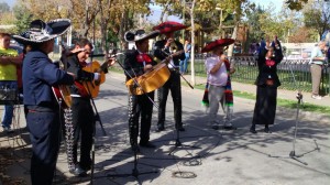Rene Martinez Turismo en Chile en Santiago |  Mariachis economicos y muy entretenidos en santiago, Mariachi lopez buen repertorio y puntuales