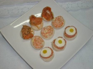 sergio Turismo en Chile en Santiago |  Cocteleria banquetes express canapes brochetas empanaditas 986612378, 985355494 despachos eventos fiestas canape extra grande