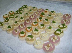 sergio Turismo en Chile en Las Condes |  Coctel canape fino tapaditos empanaditas minichurrascos petitbouche , Matrimonios cumplea&ntilde;os bautizos despedidas 986612378