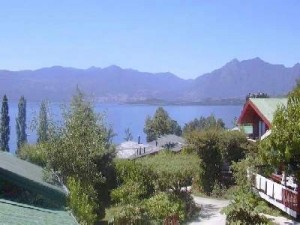 altomisimali Turismo en Chile en Puc&oacute;n |  Arriendo caba&ntilde;as en Pucon Pucon caba&ntilde;as con vista al lago ,  Ubicadas a aprox. 4 kms. De Puc&ograve;n, Est&aacute;n completamente equipadas y calefacciona