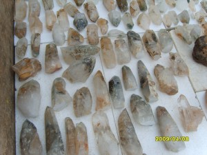 bruno marchant Turismo en Chile en Algarrobo |  gran cantidad de cristales y rocas de cuarzos , cristales blancos y cristal de roca