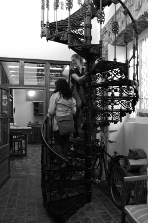 Ivan o Valeria Turismo en Chile en Valpara&iacute;so |  Hostal Acuarela B&B, habitaciones matrimonial, dobles, compartidas desde 8.000 incluye desayuno 