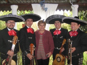 johnny luis Turismo en Chile en Renca |  en oferta 4 mariachis x $ 50.000. sal y tequila mariachis serenatas, SAL Y  TEQUILA 100% SERENATAS  A DOMICILIO  4 X  $ 50.000. 6388358  