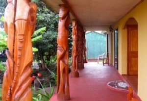 LUISA RIROROKO ALAMOS Turismo en Chile en Isla de Pascua |  CABA&Ntilde;AS HINARIRU, CABA&Ntilde;AS EQUIPADAS EN ISLA DE PASCUA