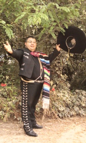 ALEJO ALLENDE ORELLANA Turismo en Chile en El Bosque |  ALEJO ALLENDE ,EL CHARRO QUE CANTA BONITO 97181780 MARIACHI PROFESIONAL, EN EL DIA DEL PADRE REGALE AMOR Y ADMIRACION MEDIANTE UNA SERENATA 