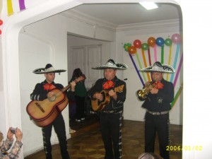 julio Turismo en Chile en La Reina |  MARIACHIS  DE TIJUANA EN CHILE, LA SERENATA A PRECIO OFERTA, serenatas, DE $ 45.000 CON 04 MARIACHIS  LUNES A DOMINGO