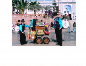 MARIA TOLEDO Turismo en Chile en Cerro Navia |  ORGANILLO Y CHINCHINERO UN OFICIO DE MUCHOS A&Ntilde;OS SIGUE PERDURANDO , TRADICIONES FAMILIARES CONTACTENOS 8 4241650