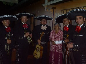 johnny luis Turismo en Chile en Macul |  serenatas,mariachis,charros,mariachi sal y tequila serenatas, SERENATAS EN CHILE SAL Y TEQUILA  SERENATAS