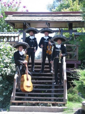 Mariachi chile mexico Turismo en Chile en Providencia |  Mariachis delivery 02-7279788, Grandes serenatas con mariachi chile mexico