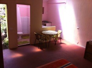 Rosie's Hostel  Turismo en Chile en Isla de Pascua |  Se arrienda caba&ntilde;a compartida en Isla de Pascua., Precios comodos para sus vacaciones 2011 en Rapa nui.