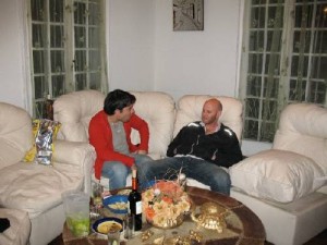 hostal Turismo en Chile en Santiago |  Alojamiento Diario en Santiago (Hostal) providencia, Hab. Individuales, Compartidas,Triples y Matrimoniales