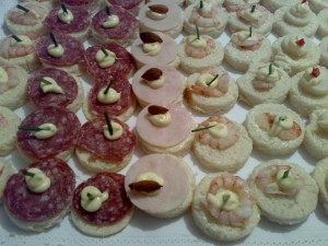 maria Turismo en Chile en Santiago |  canape empanaditas pastelitos mini pizza todo evento 086612223, tapaditos brochetas alitas de pollo todo para su fiesta calidad