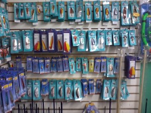 Emir Turismo en Chile en Puerto Varas |  Tienda de Pesca en Puerto Varas, Señuelos de pesca