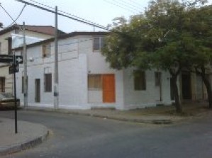  Turismo en Chile en Santiago |  120.000 dos ambientes Miguel Leon Prado-Carmen, excelente locomocion persona sola