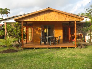 LUISA RIROROKO ALAMOS Turismo en Chile en Isla de Pascua |  caba&ntilde;as en isla de pascua, HINARIRU CABA&Ntilde;AS